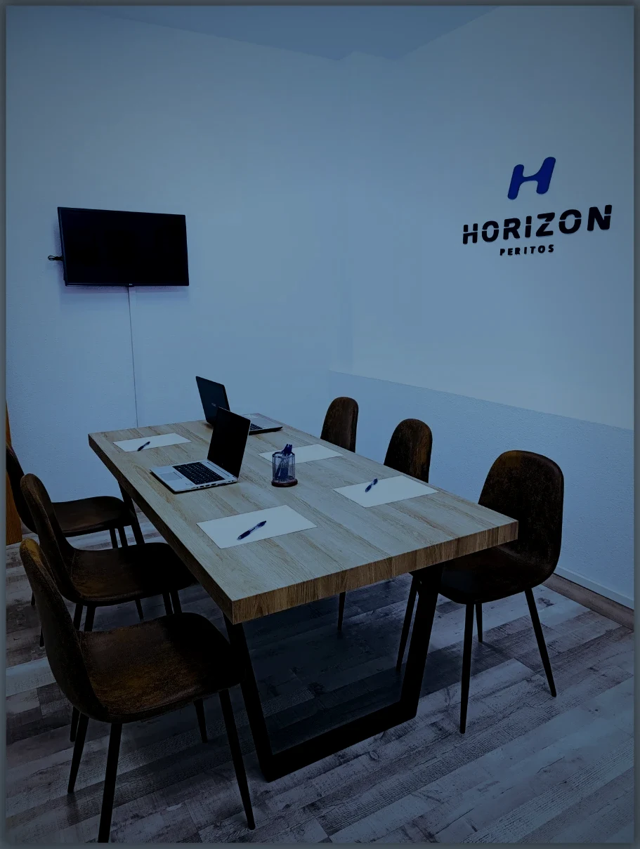 Sala de reuniones de Horizon Peritos en Zaragoza